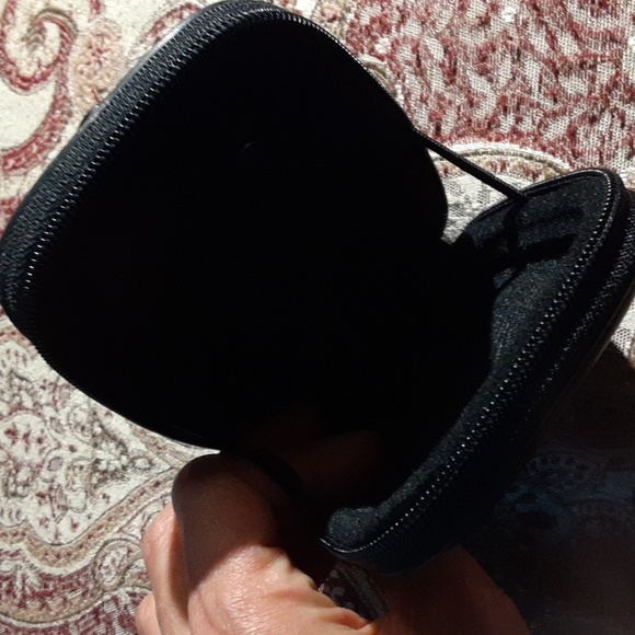 Shutterbug 📷 black camera case - Picture 12 of 15